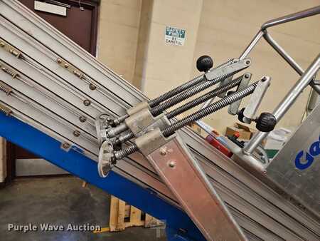 Vertical mast lift 2002  Genie AWP-40S (5)