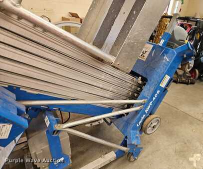 Vertical mast lift 2002  Genie AWP-40S (8)