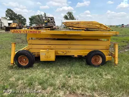 Scissor lift - Sky Climber (4)