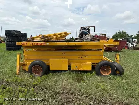 Scissor lift - Sky Climber (8)
