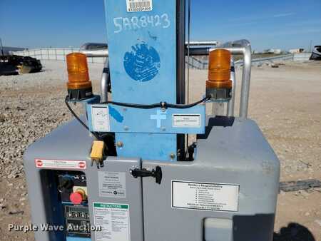 Vertical mast lift 2015  Genie GR20 (10)