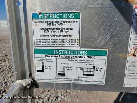 Vertical mast lift 2015  Genie GR20 (23)