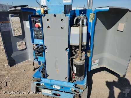 Vertical mast lift 2015  Genie GR20 (24)