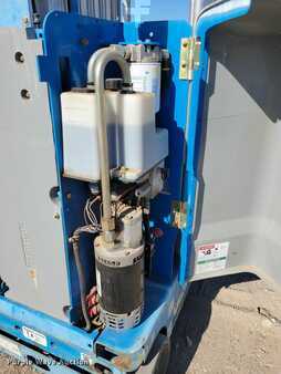 Vertical mast lift 2015  Genie GR20 (26)