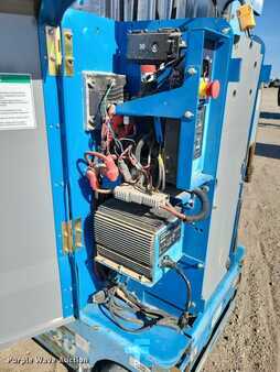 Vertical mast lift 2015  Genie GR20 (29)