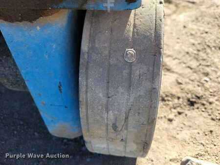 Vertical mast lift 2015  Genie GR20 (37)