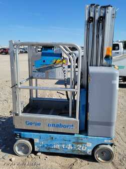 Vertical mast lift 2015  Genie GR20 (4)