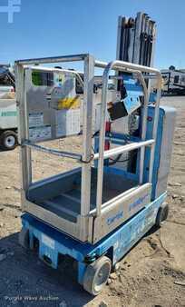 Vertical mast lift 2015  Genie GR20 (5)