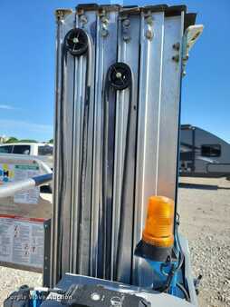 Vertical mast lift 2015  Genie GR20 (10)