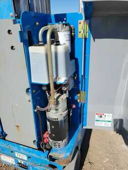 Vertical mast lift 2015  Genie GR20 (15)