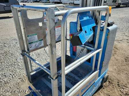 Vertical mast lift 2015  Genie GR20 (20)