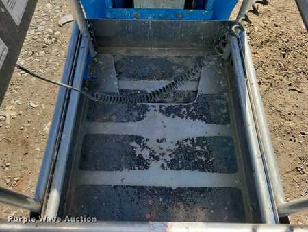 Vertical mast lift 2015  Genie GR20 (22)