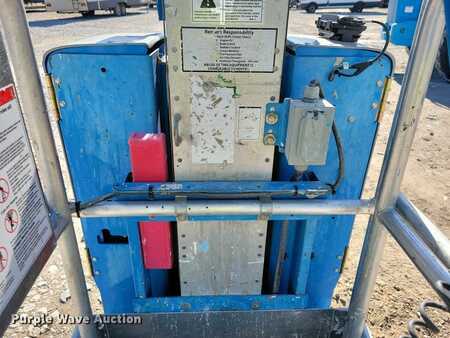 Vertical mast lift 2015  Genie GR20 (23)