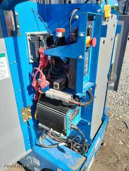 Vertical mast lift 2015  Genie GR20 (28)