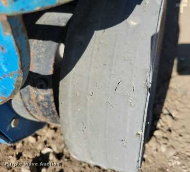 Vertical mast lift 2015  Genie GR20 (33)