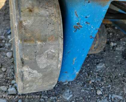 Vertical mast lift 2015  Genie GR20 (35)