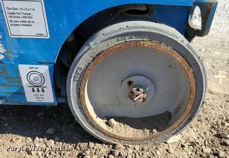 Vertical mast lift 2015  Genie GR20 (38)