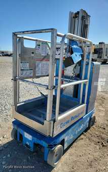 Vertical mast lift 2015  Genie GR20 (5)