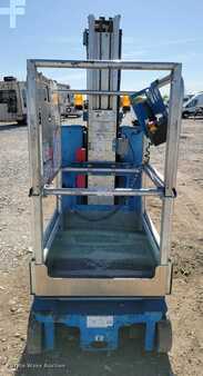 Vertical mast lift 2015  Genie GR20 (6)