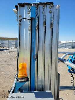 Vertical mast lift 2015  Genie GR20 (9)