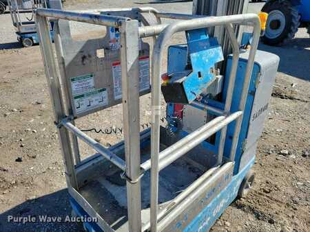 Vertical mast lift 2015  Genie GR20 (20)