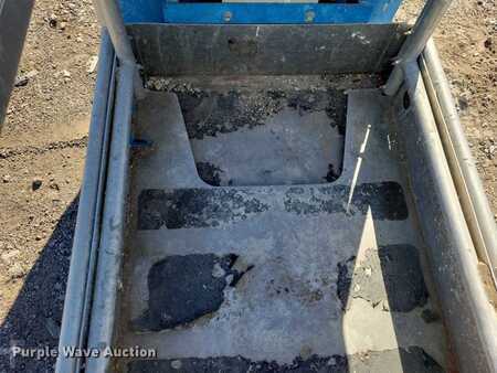 Vertical mast lift 2015  Genie GR20 (22)