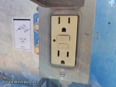 Vertical mast lift 2015  Genie GR20 (24)