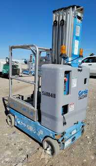 Vertical mast lift 2015  Genie GR20 (3)