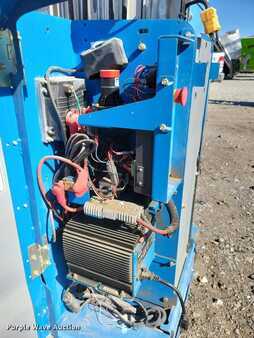 Vertical mast lift 2015  Genie GR20 (30)