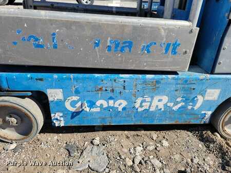 Vertical mast lift 2015  Genie GR20 (32)