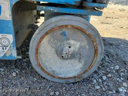 Vertical mast lift 2015  Genie GR20 (35)