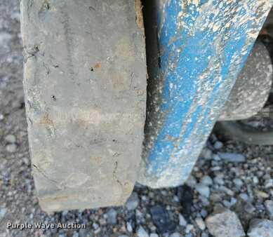 Vertical mast lift 2015  Genie GR20 (36)