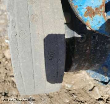 Vertical mast lift 2015  Genie GR20 (40)