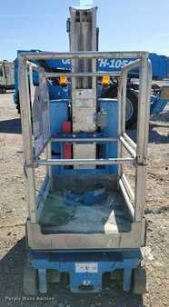 Vertical mast lift 2015  Genie GR20 (6)