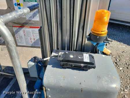 Vertical mast lift 2015  Genie GR20 (11)