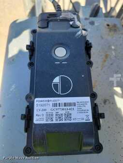 Vertical mast lift 2015  Genie GR20 (12)