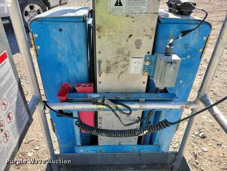 Vertical mast lift 2015  Genie GR20 (24)