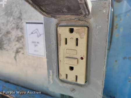 Vertical mast lift 2015  Genie GR20 (25)