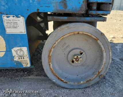 Vertical mast lift 2015  Genie GR20 (36)