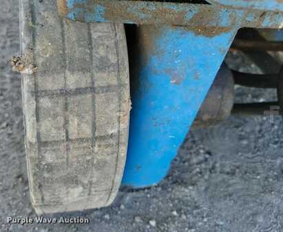 Vertical mast lift 2015  Genie GR20 (37)