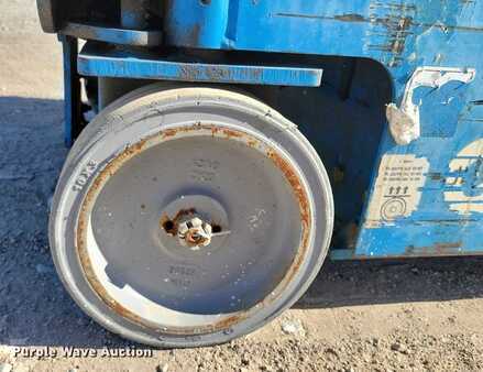 Vertical mast lift 2015  Genie GR20 (38)