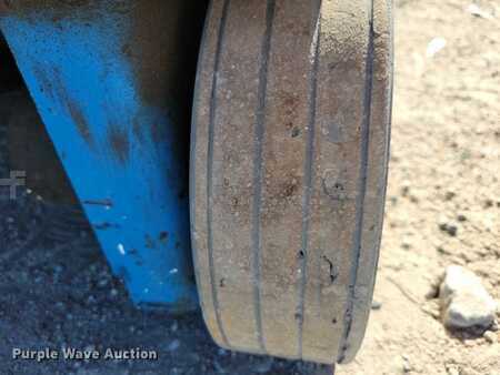 Vertical mast lift 2015  Genie GR20 (39)