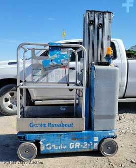 Vertical mast lift 2015  Genie GR20 (4)
