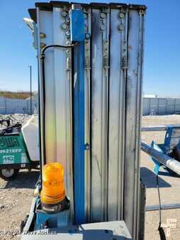 Vertical mast lift 2015  Genie GR20 (9)