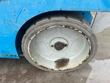 Pracovní plošina s nůžkovým zdvihem 2006  Genie GS-2032 (11)