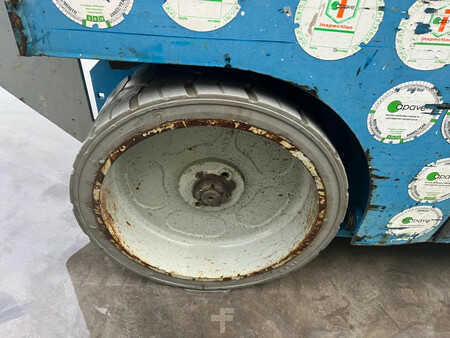 Pracovní plošina s nůžkovým zdvihem 2006  Genie GS-2032 (13)