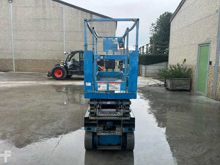 Pracovní plošina s nůžkovým zdvihem 2006  Genie GS-2032 (2)