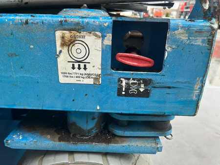 Pracovní plošina s nůžkovým zdvihem 2006  Genie GS-2032 (9)