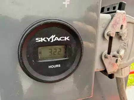 Teleszkópemelvény 2018  Skyjack SJ16 (10)
