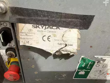 Teleszkópemelvény 2018  Skyjack SJ16 (12)